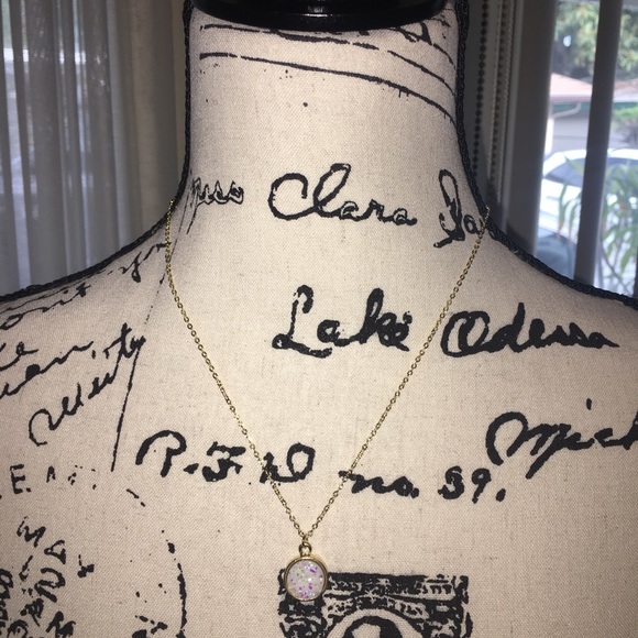 SOLD OUT - 🎉3xHP🎉 White Druzy Necklace - Picture 5 of 8